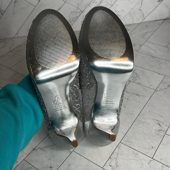 NWT Adrianna Papell Womens Foxy Silver Sterling Open Toe Pump Shoe Size 11M - Picture 7 of 9